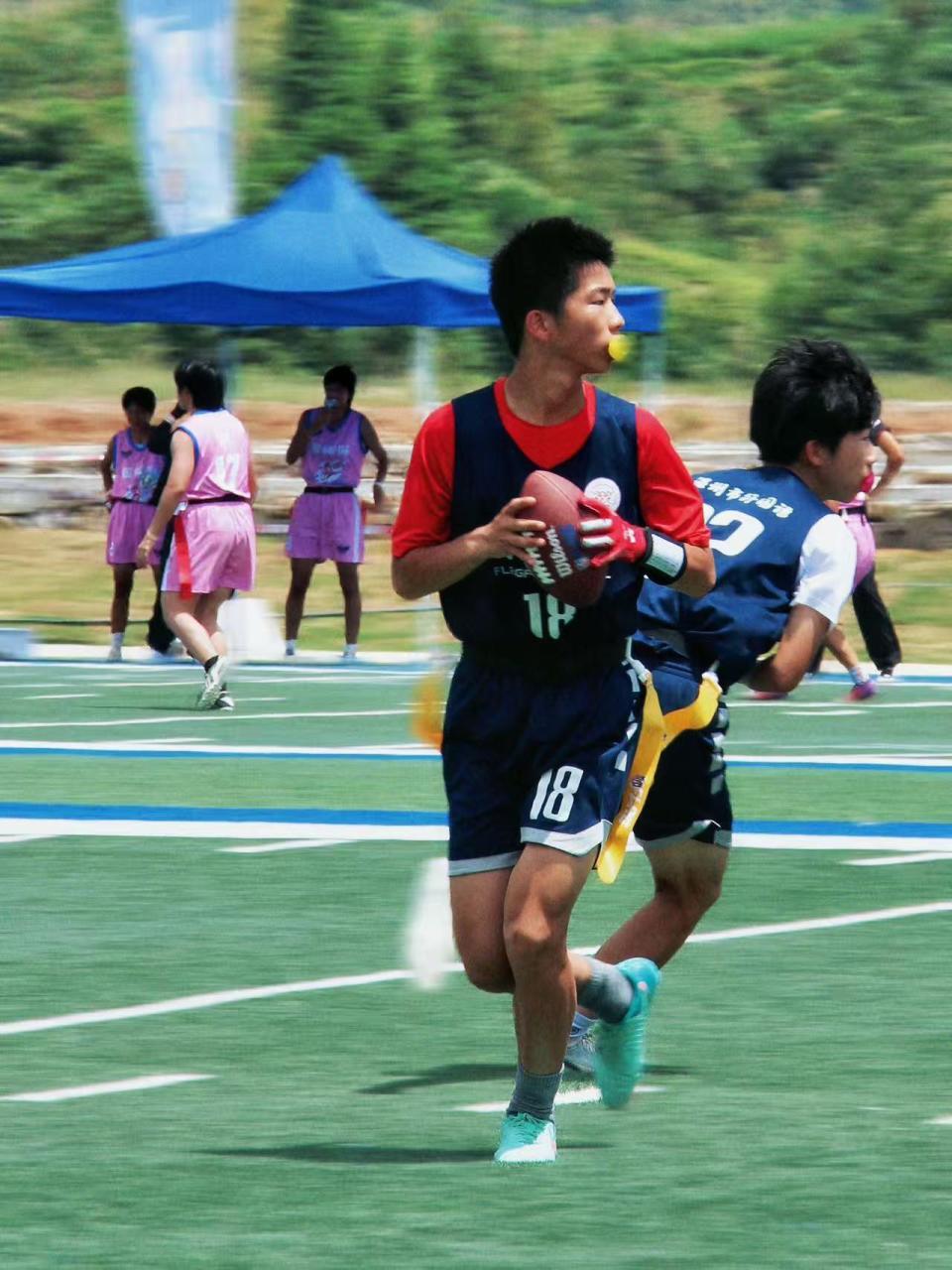 第五位成员, 队的副教练, 成为一些学 第五位成员, 队的副教练, 成为一些学