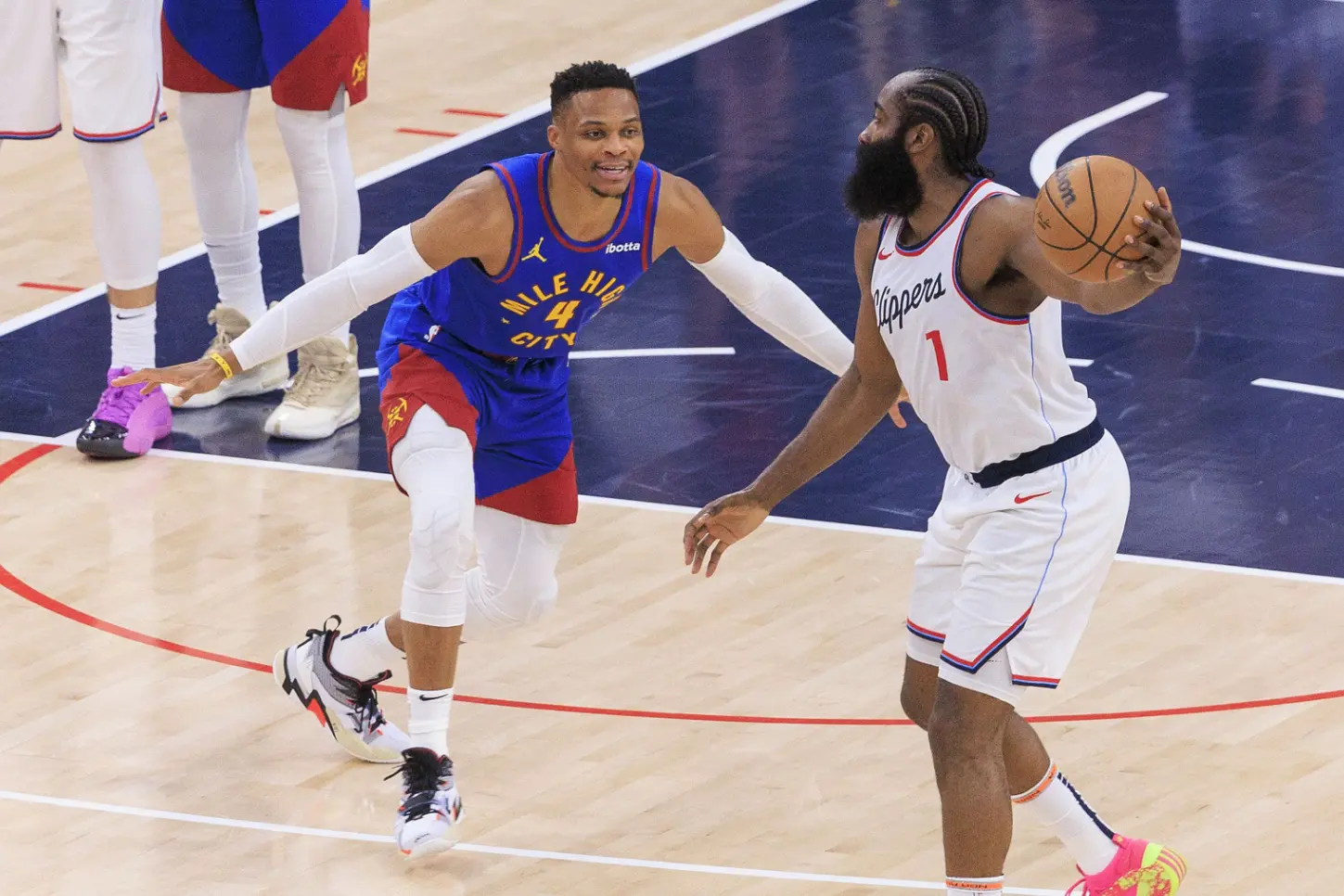 div, 现在双方的, 但施罗德并